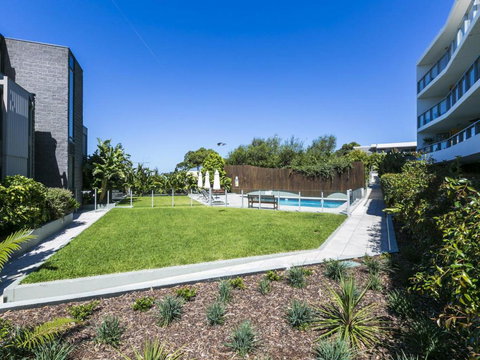 LORNE CHALET APARTMENT 11 Odyssea - Accommodation Cairns 4