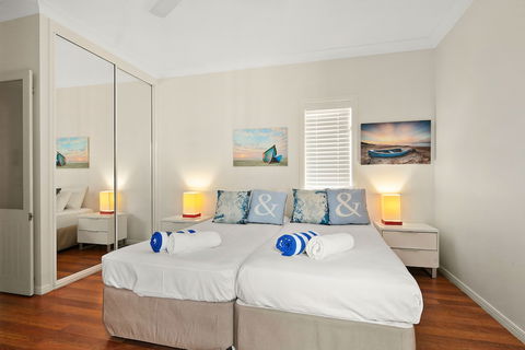 Beachfront Apt In Alamanda Beachfront Resort 25 - Accommodation Cairns 5