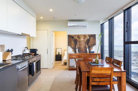 ON TOP Of THE WORLD BEST VIEWS In MELBOURNE !! - Accommodation Cairns 2