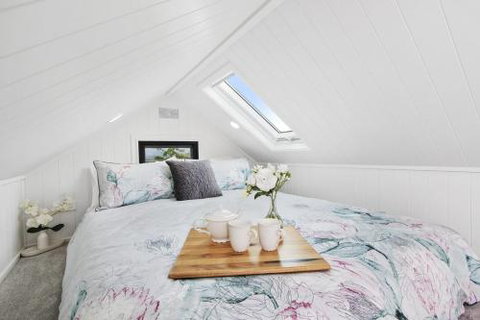 TINY HOME......BIG Views - Accommodation Cairns 2