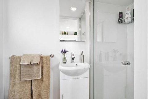 TINY HOME......BIG Views - Accommodation Cairns 3