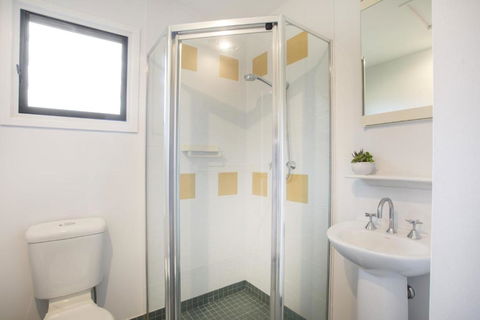 1 / 31 Ocean Street A Relaxing Coastal Retreat - Accommodation Cairns 2