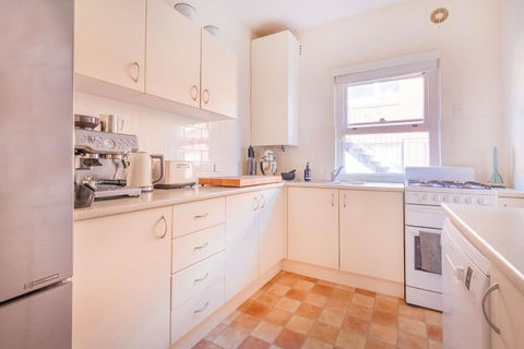 Beautiful Beach Home In Superb Location - Accommodation Cairns 5