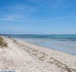 Beautiful Beachfront Apartment at Capel Sound - Accommodation Cairns