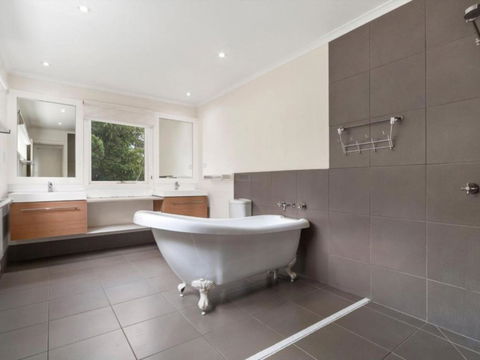 Blairgowrie Hamptons Style - Accommodation Cairns 1