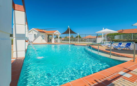 Breakers 2/12 - Accommodation Cairns 2