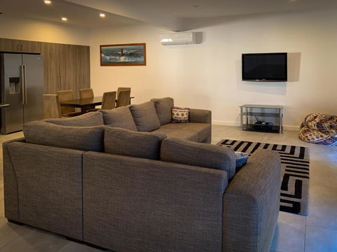 Hooterville - Accommodation Cairns 4