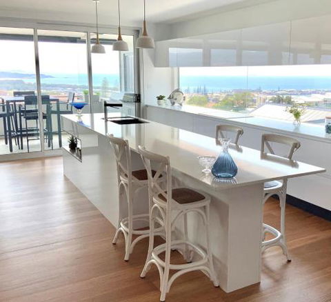 Sea La Vie #2 Luxury Apartment In Coffs Harbour Jetty With Pool Views & Walking Distance To The Beach! - Accommodation Cairns 4