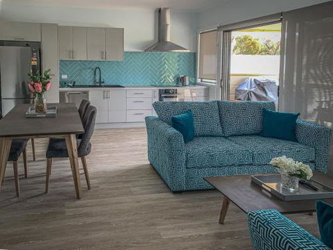 The Boathouse - Accommodation Cairns 0