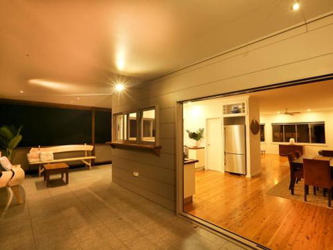 River Breeze 60 Wooli Street Yamba. Linen Unlimited Wi Fi Just Listed. - Accommodation Cairns 6