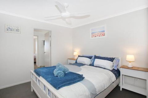 BEACH SHOPS & FABULOUS VACATION HOME! - Accommodation Cairns 4