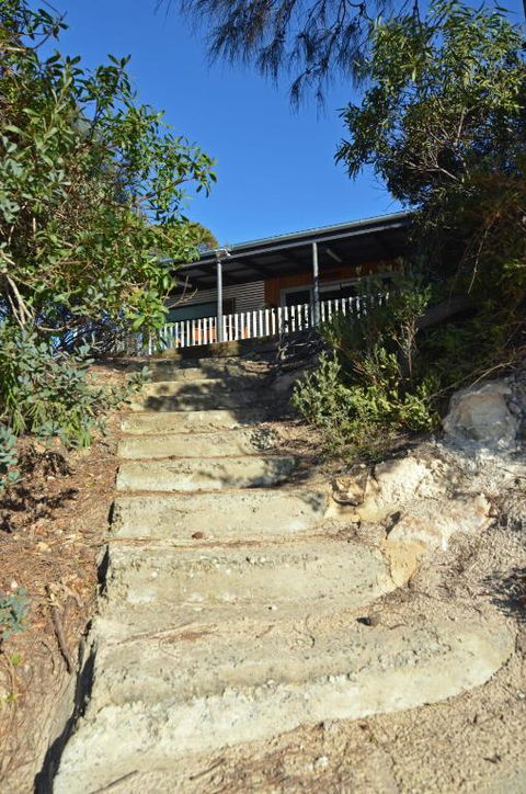CDC 625 Beach House Incl.rear 2BR Studio - Accommodation Cairns 2