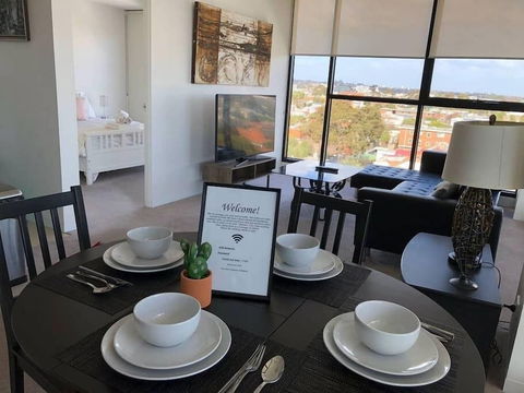 BHB Panoramic View -Wifi Netflix Parking - Accommodation Cairns 5