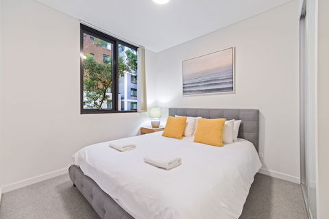 HomeHotel Stylish Apt Next To Train & Westfield - Accommodation Cairns 2