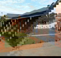 Numurkah self contained Apartments - Accommodation Cairns