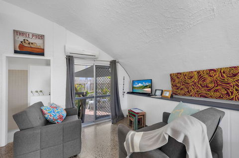 Beachfront Iglu Trinity Beach - Accommodation Cairns 5