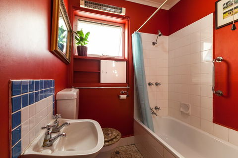 ELEANOR, 1BDR Fitzroy North Apartment - Accommodation Cairns 1