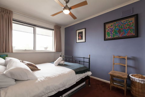 ELEANOR, 1BDR Fitzroy North Apartment - Accommodation Cairns 5