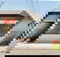 Studio 64 Oyster Bay Modern 3 Bedroom - Accommodation Cairns