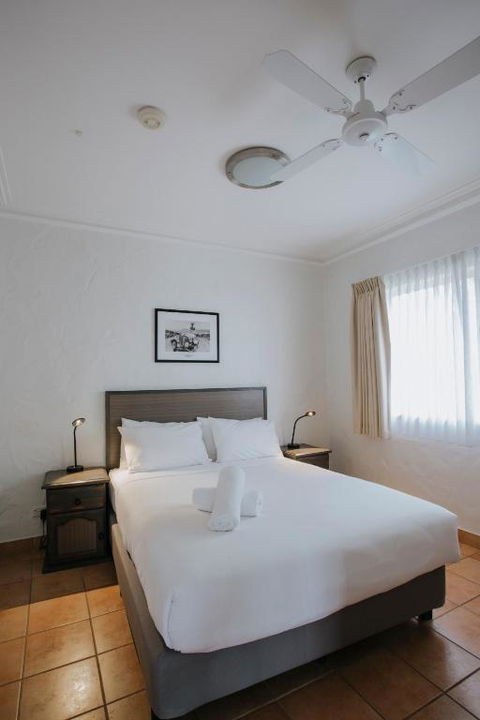 Canal Rocks Beachfront Apartments - Accommodation Cairns 5