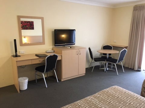 Maclin Lodge Motel - Accommodation Cairns 6