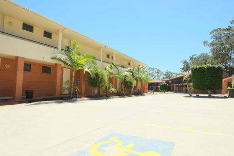Maclin Lodge Motel - Accommodation Cairns 1