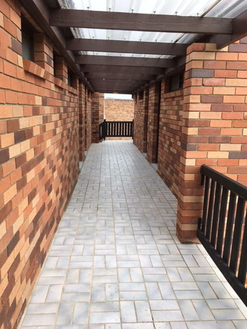 Maclin Lodge Motel - Accommodation Cairns 0