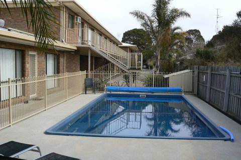 Allambi Holiday Apartments - Accommodation Cairns 4