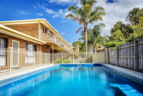 Allambi Holiday Apartments - Accommodation Cairns 0