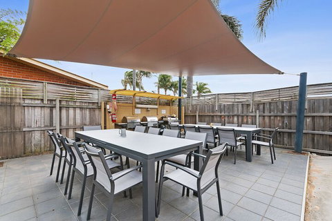 Allambi Holiday Apartments - Accommodation Cairns 2