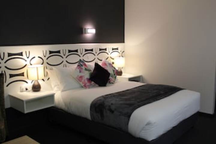 Tantanoola SA Accommodation Cairns