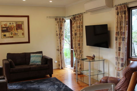 Australian Home Away At Wonga Park Brushy Creek - Accommodation Cairns 6