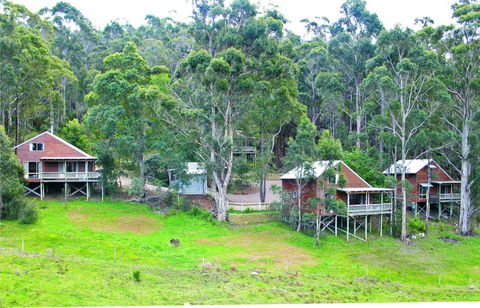 Karma Chalets - Accommodation Cairns 0