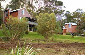 Karma Chalets - Accommodation Cairns 1