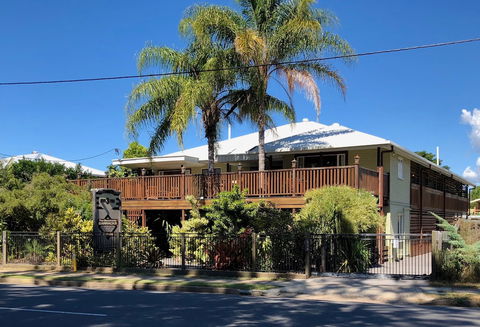 Five 3 Five - The Beachside Barracks - Accommodation Cairns 2