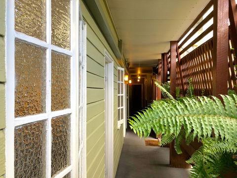 Five 3 Five - The Beachside Barracks - Accommodation Cairns 3