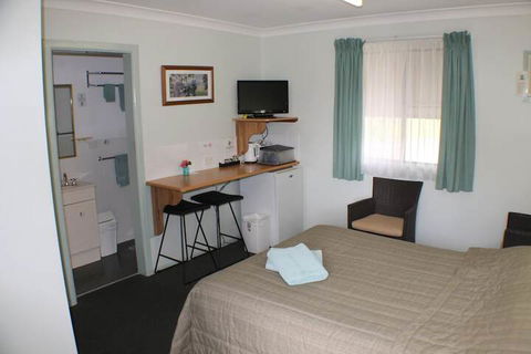 Lake Forbes Motel - Accommodation Cairns 5