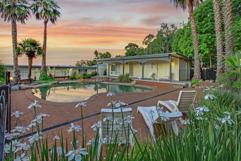 Thunderbird Motel - Accommodation Cairns 2