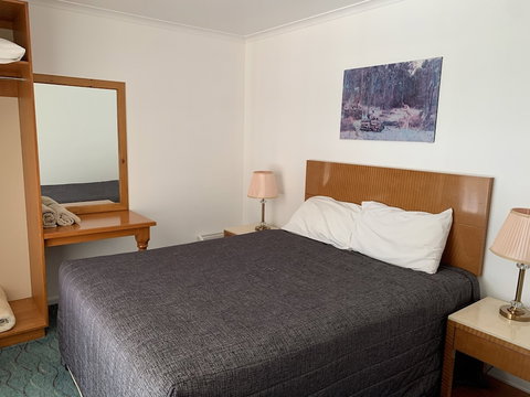 Swaggers Motor Inn - Accommodation Cairns 1
