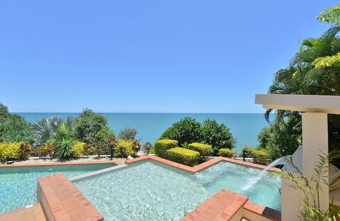 Bellevue At Trinity Beach - Accommodation Cairns 1