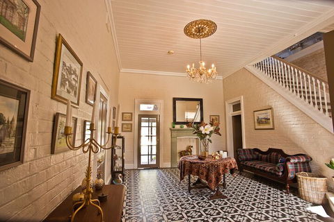 Willowgate Hall Luxury Hosted B & B - Accommodation Cairns 3