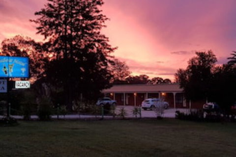 Walkabout Motel - Accommodation Cairns 0