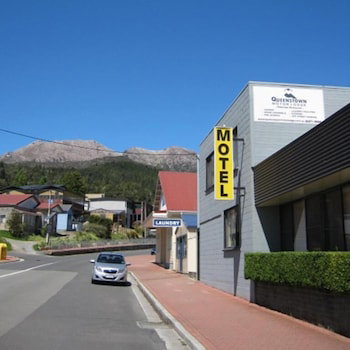 Queenstown Motor Lodge - Accommodation Cairns 0