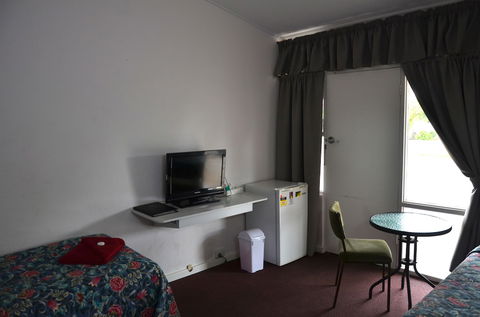Travelway Motel - Accommodation Cairns 5