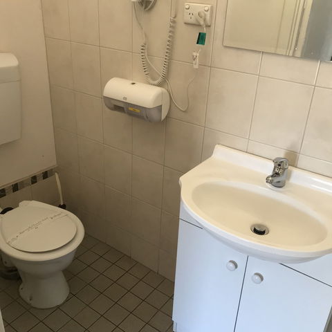 Travelway Motel - Accommodation Cairns 2