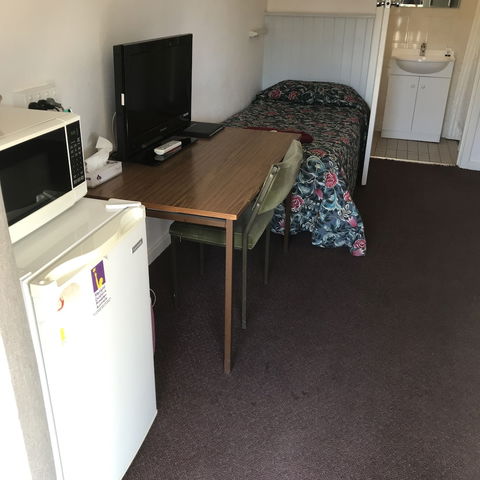 Travelway Motel - Accommodation Cairns 3