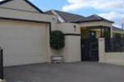 Sunset Retreat - Accommodation Cairns 0