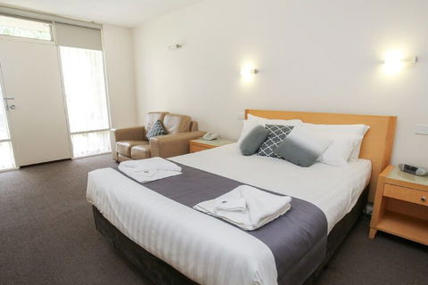 Sandors Motor Inn - Accommodation Cairns 6