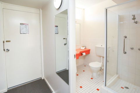 Sandors Motor Inn - Accommodation Cairns 5