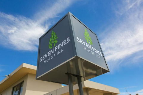 Seven Pines Motor Inn - Accommodation Cairns 2